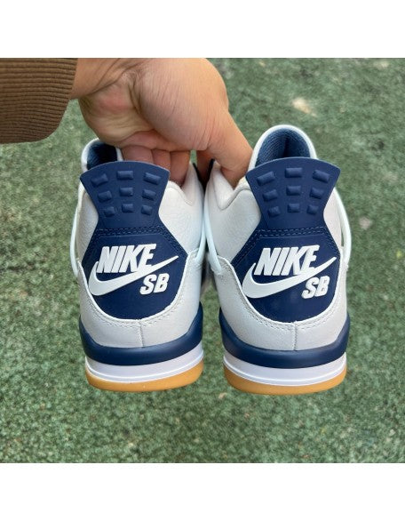 Air Jordan 4
